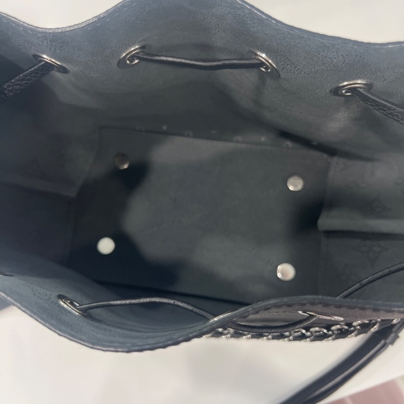 LOUIS VUITTON  Mahina Bella Black - Picture 9 of 10